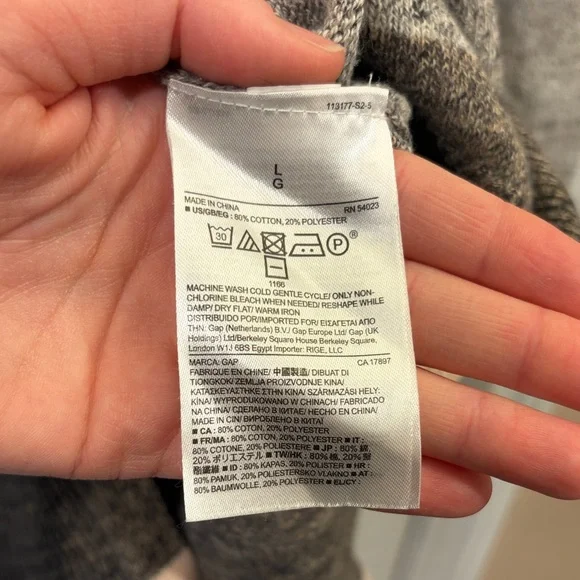 GAP Ribbed Knit Sweater in Gray - Picture 7 of 7